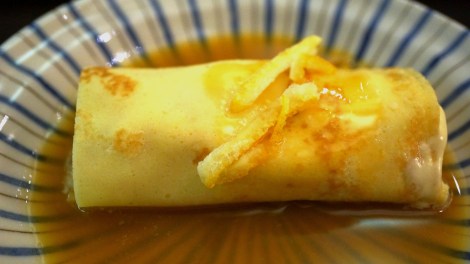 Crêpe suzette et glace à la vanille au yuzu