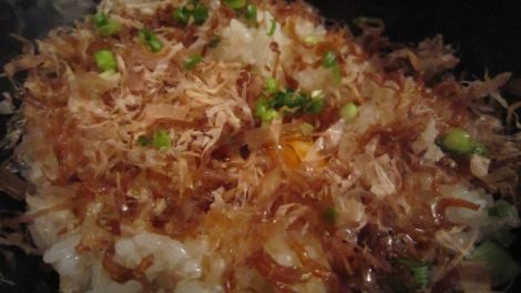 Riz saupoudré de bonite